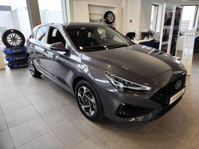 HYUNDAI i30